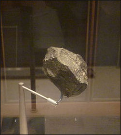 20120202-Olduvai stone chopping tool.jpg